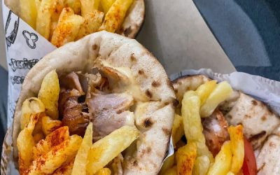 Pita cu suvlaki de pui